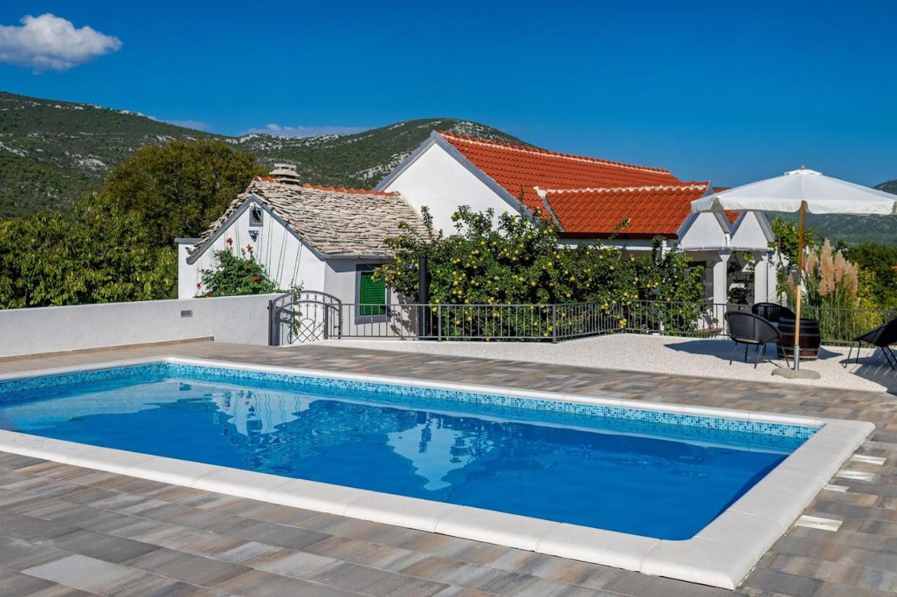 House Camellia With Fenced Pool And Playground Villa Blizna Donja Buitenkant foto
