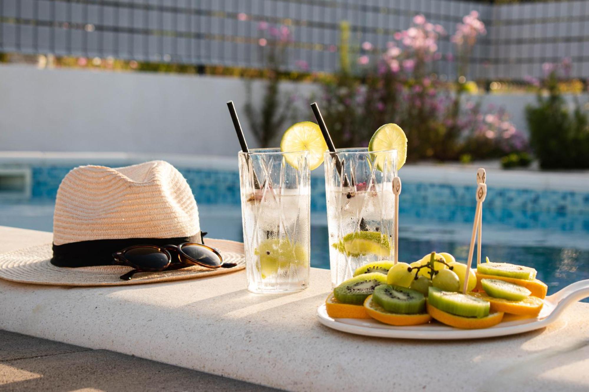House Camellia With Fenced Pool And Playground Villa Blizna Donja Buitenkant foto